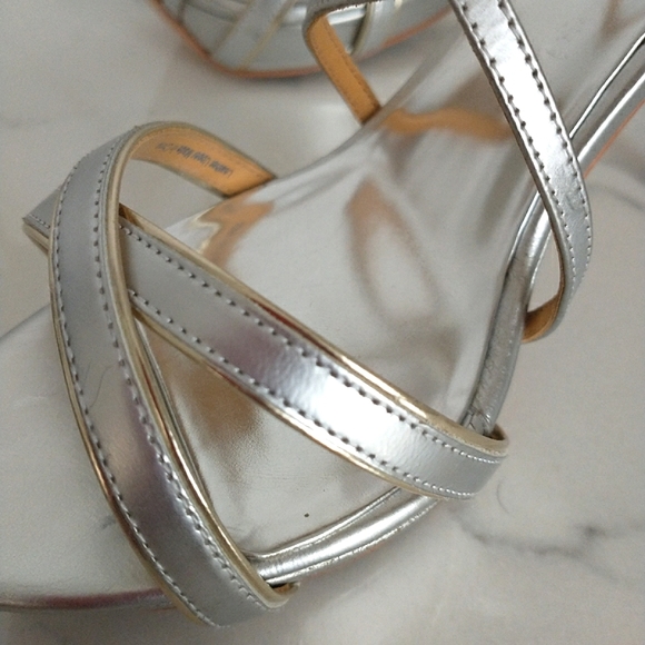 Badgley Mischka Fierce Ankle Strap Silver/Gold Heeled Sandals - 8.5 - Picture 6 of 16